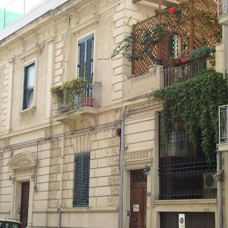 La Maison Des Livres Reggio di Calabria Bagian luar foto