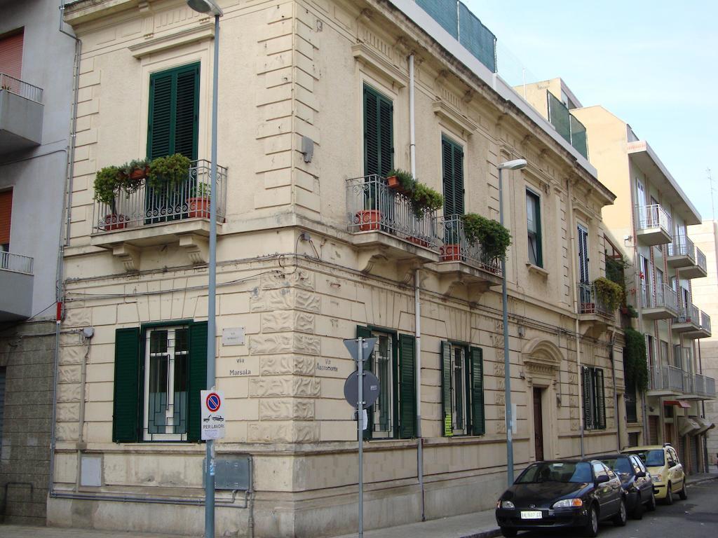 La Maison Des Livres Reggio di Calabria Bagian luar foto