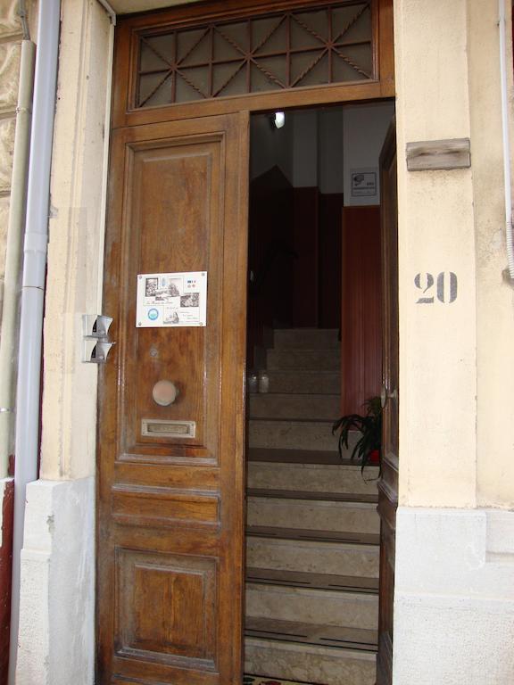 La Maison Des Livres Reggio di Calabria Bagian luar foto